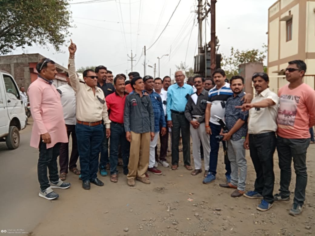 थांदला के पत्रकारों ने काली पट्टी बांध कर किया प्रशासन का विरोध | New India Times