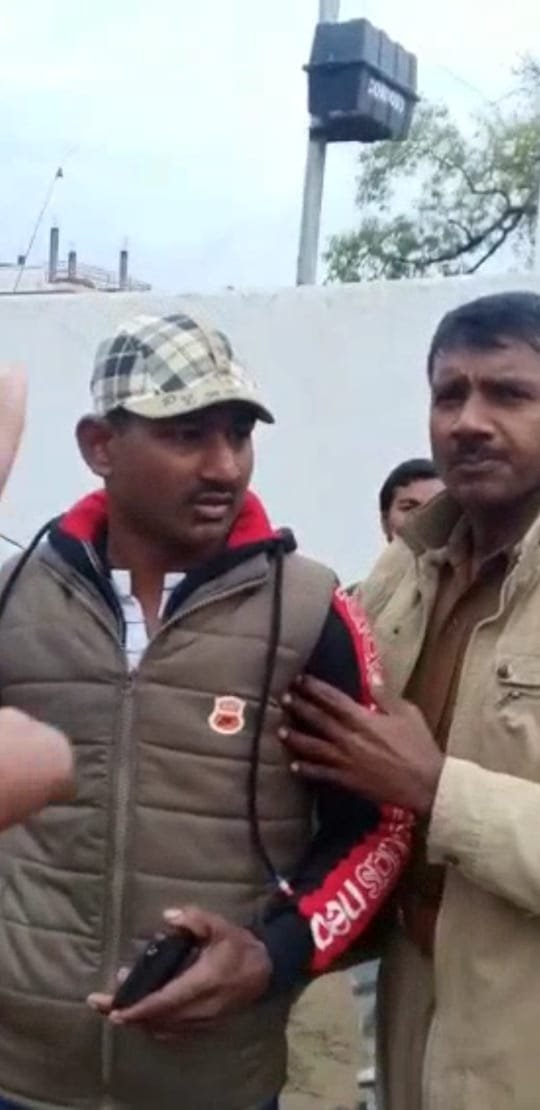 देश में जहां सेना के जवान दे रहे हैं अपना बलिदान वहीं बहराइच में हो रहा है सैनिकों का अपमान, बहराइच जिला के पयाग पुर थाने में एक फौजी को सिपाही ने मारा थप्पड़ | New India Times