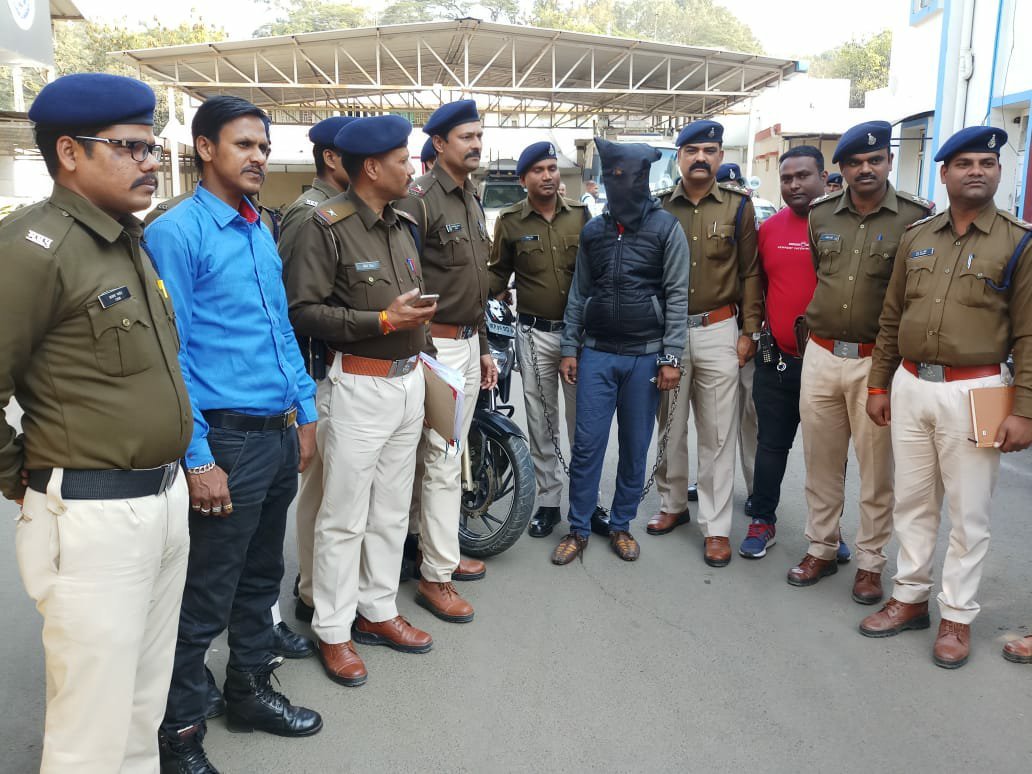 महिलाओं से पता पूछने के बहाने लूटपाट की घटना को अंजाम देने वाला लुटेरा आया भोपाल पुलिस के शिकंजे में | New India Times