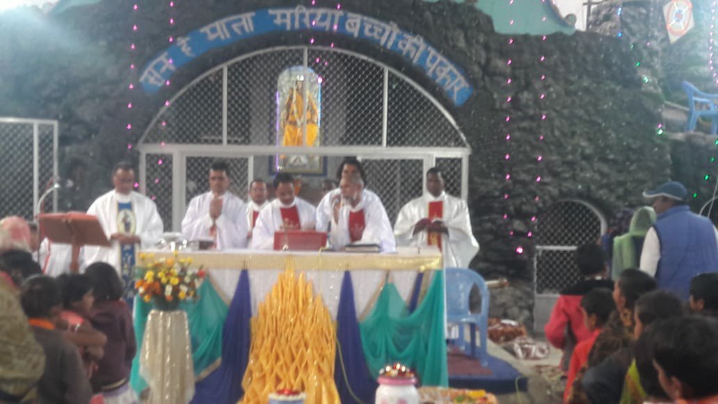 झाबुआ जिला के पंचकुई में 31 जनवरी से चल रहा है ग्रोटो तीर्थ महोत्सव | New India Times