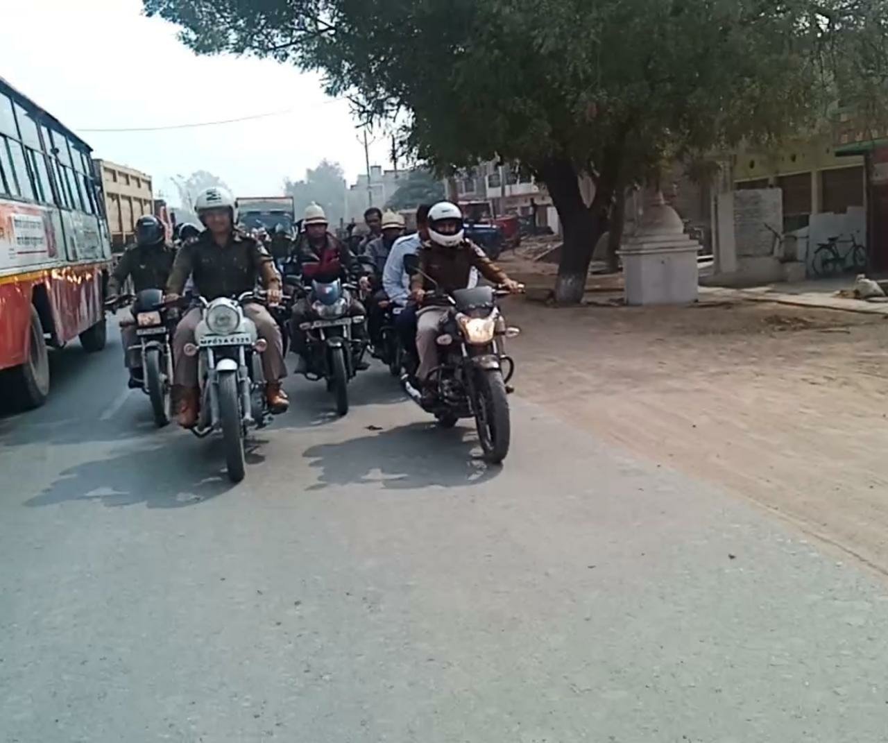 सड़क सुरक्षा सप्ताह जागरूकता अभियान के तहत निकाली गई रैली | New India Times