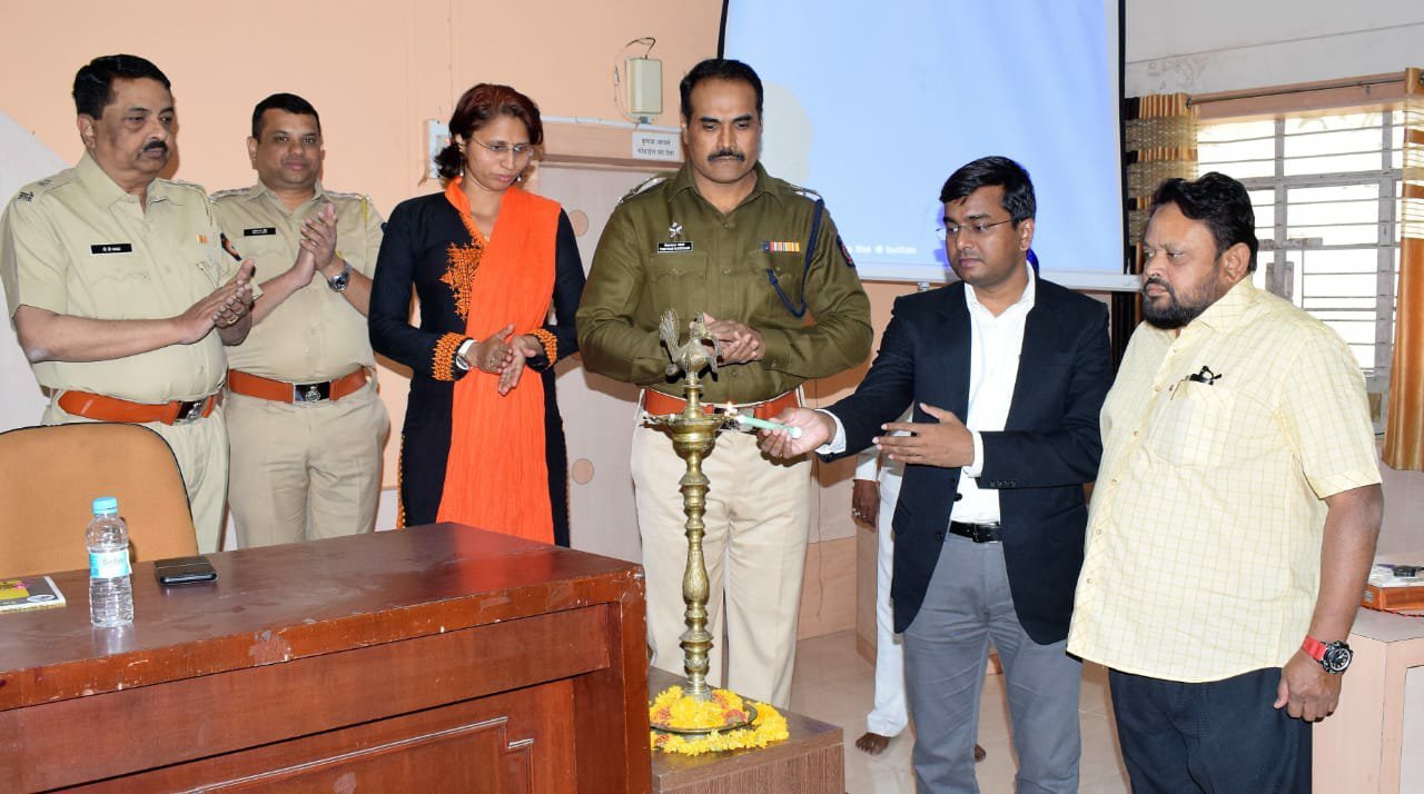 सामूहिक प्रयासों से ही हादसों पर लग सकती है रोक, नियमों का पालन करने के लिए करें जागरूक: परवेज तड़वी | New India Times