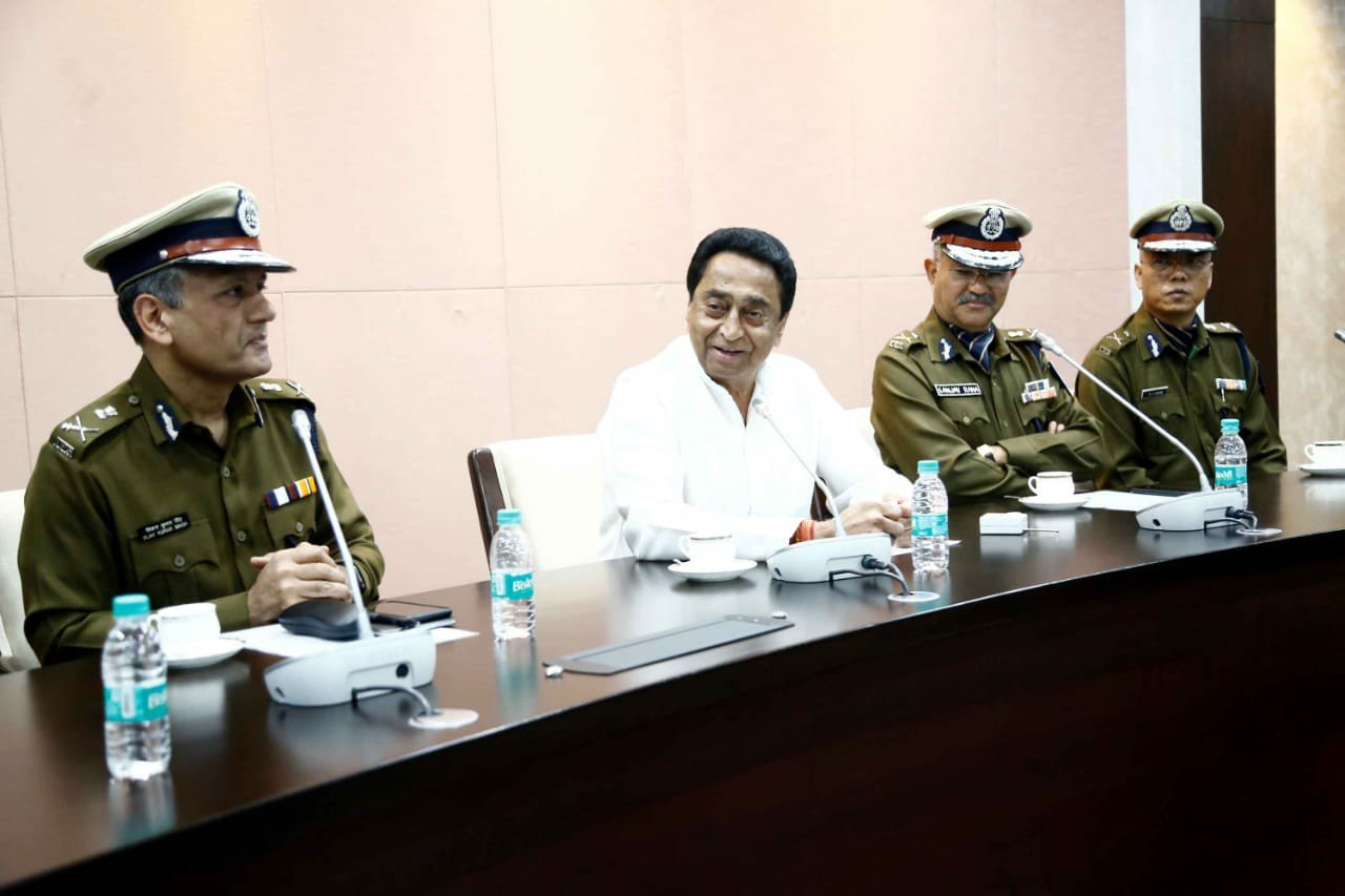 वर्दी का सम्मान करें और आलोचनाओं की चिंता न करें: मुख्यमंत्री कमल नाथ | New India Times