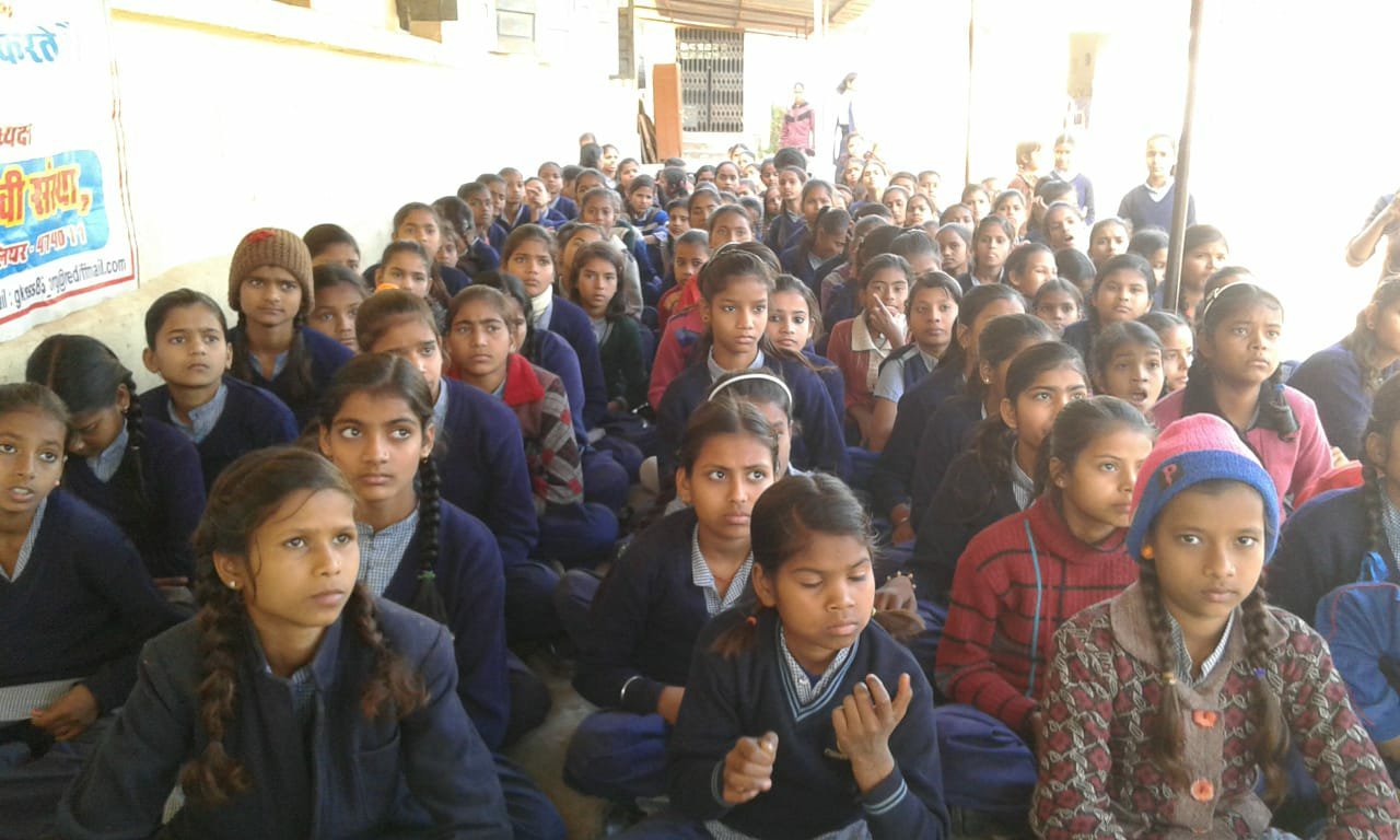 शासकीय एमएलबी कन्या माध्यमिक स्कूल में बाल विवाह, बालिकाओं के अधिकार, गुणवत्ता पुर्ण शिक्षा के मुद्दे को लेकर गोपाल किरण समाजसेवी संस्था द्वारा एक कार्यक्रम हुआ संपन्न | New India Times