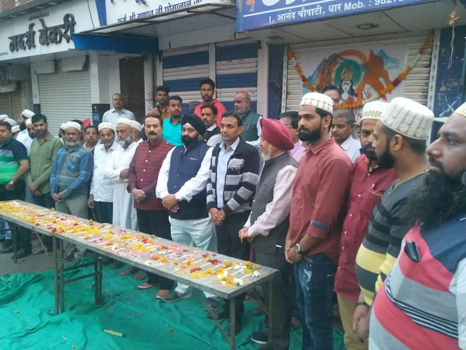 पुलवामा हमले में अमर शहीद जवानों को प्रेस क्लब धार के सान्निध्य में अनेक सामाजिक-धार्मिक संगठनों ने दी श्रद्धांजलि | New India Times