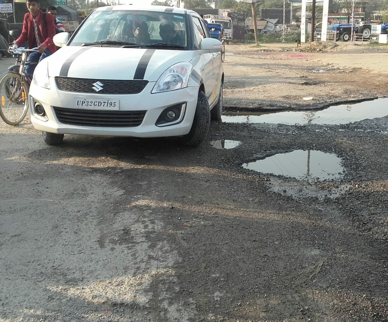 आठ विधायक दो सांसद होने के बाद भी नेशनल हाईवे गड्डों में तब्दील | New India Times