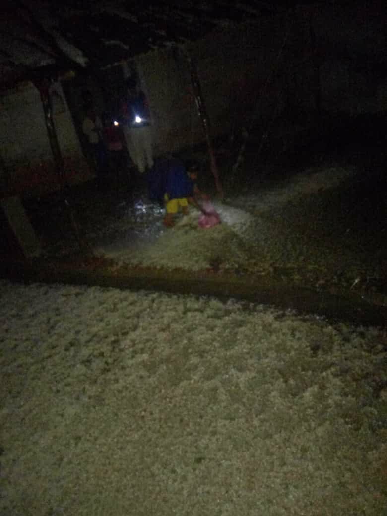 उत्तर प्रदेश में बिगड़ा मौसम का मिजाज, किसानों के अरमानों पर फिरा पानी, बारिश के साथ हुई ओलावृष्टि | New India Times