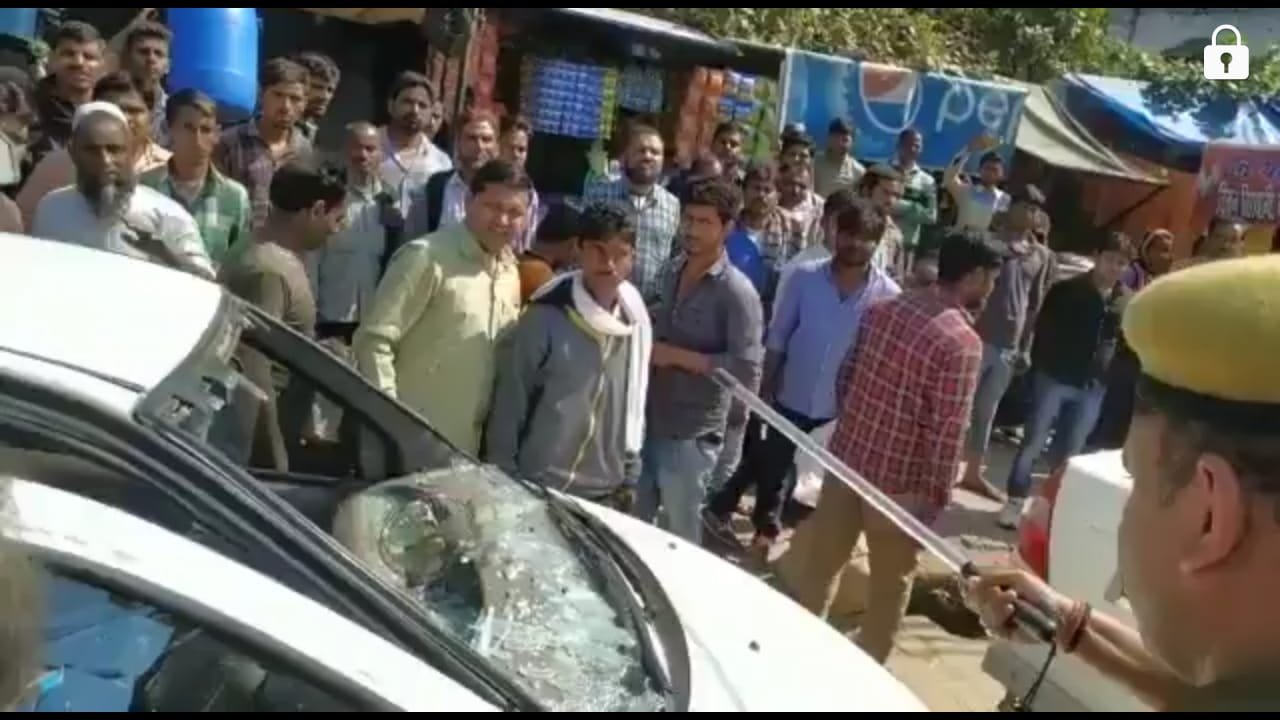 बहराइच शहर कोतवाल की दबंगई: रोडवेज पर निर्दोषों की गाड़ियों के शीशे तोड़े व बरसाई लाठियां | New India Times