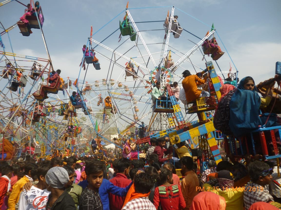 लोक पर्व भगोरिया के मौके पर राणापुर, मेघनगर, नानपुर में भी मेले में उमड़ी भारी भीड़, युवतियां ड्रेस काेड़ व चांदी के जेवरों से लदी हुई दिखीं | New India Times