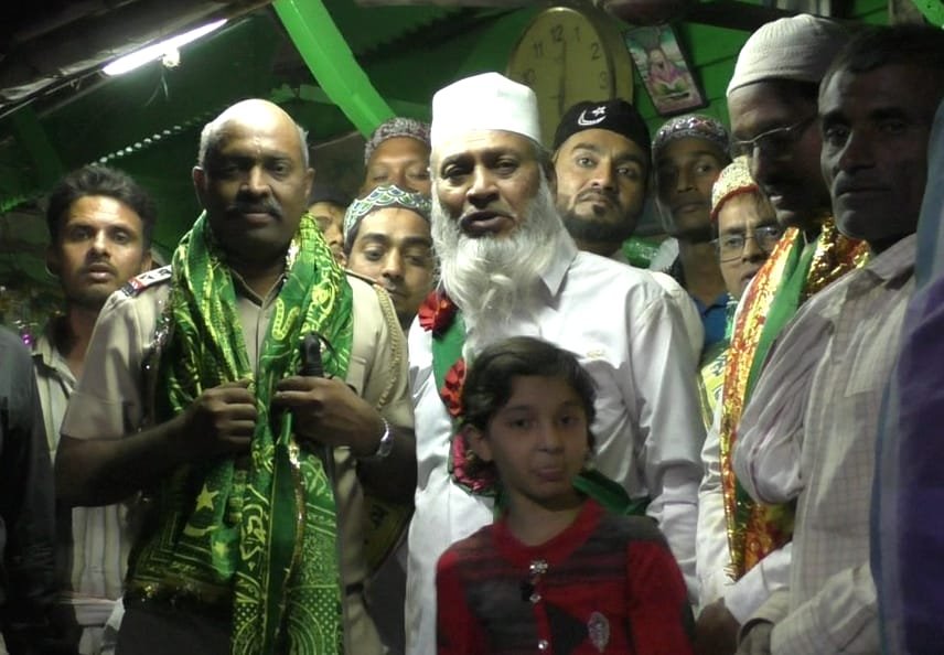 रात को चढाई गई सैलानी बाबा के मजार-ए-शरीफ पर अकीदत की चादर, संदल में शामिल हुए लाखों अकीदतमंद | New India Times