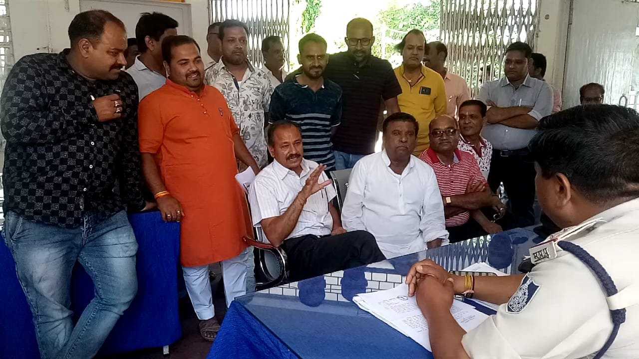 चोरों ने धार्मिक स्थलों को फिर बनाया निशाना, चोर मस्जिदों व मंदिर में दे रहे हैं चोरी की वारदात को अंजाम | New India Times