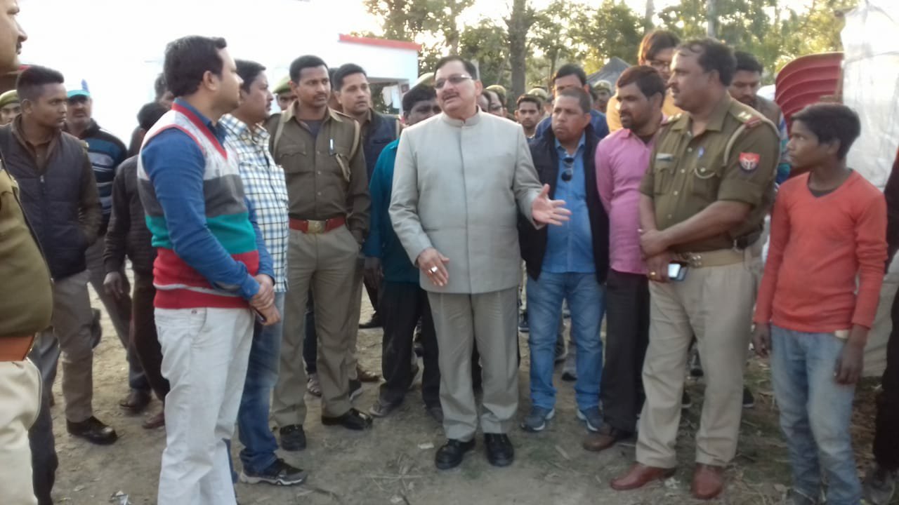 दबंगई से पुलिस द्वारा सरकारी जमीन पर किया जा रहा है कब्जा, शिकायत के बावजूद उच्च अधिकारी रहे मौन, विधायक ने रुकवाया निर्माण कार्य | New India Times