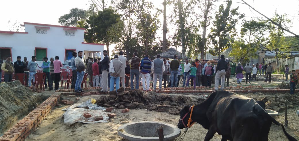 दबंगई से पुलिस द्वारा सरकारी जमीन पर किया जा रहा है कब्जा, शिकायत के बावजूद उच्च अधिकारी रहे मौन, विधायक ने रुकवाया निर्माण कार्य | New India Times