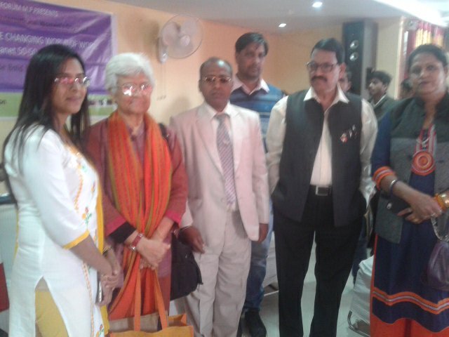 श्रीप्रकाश सिंह निमराजे एवं जहाँआरा को अंतर्राष्ट्रीय महिला दिवस की पूर्व संध्या पर जागरूकता के लिए युग्म अलंकरण से किया गया सम्मानित | New India Times