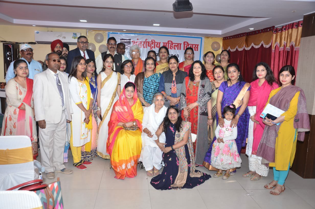 श्रीप्रकाश सिंह निमराजे एवं जहाँआरा को अंतर्राष्ट्रीय महिला दिवस की पूर्व संध्या पर जागरूकता के लिए युग्म अलंकरण से किया गया सम्मानित | New India Times