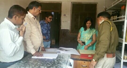 कुशलगढ एसडीएम सुमन मीणा ने लाईसेंस प्राप्त शराब की दुकानों पर अचानक मारा छापा | New India Times