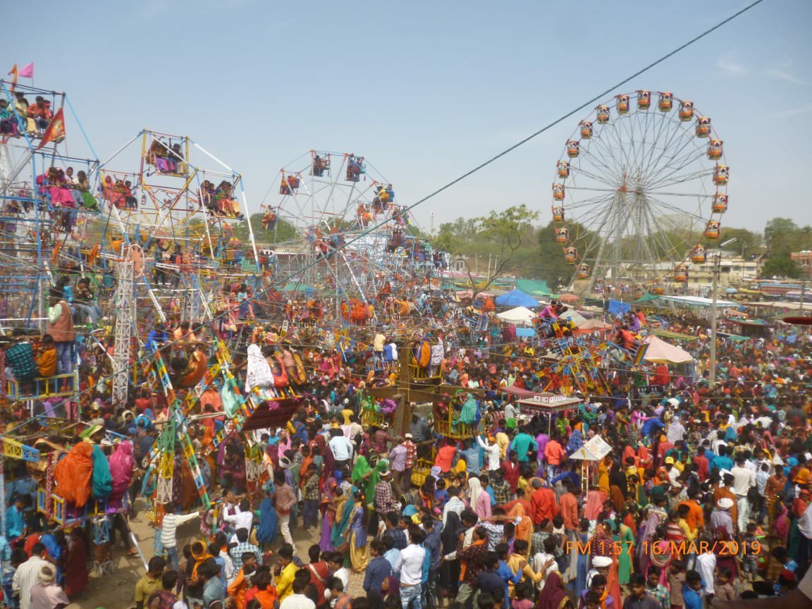 लोक पर्व भगोरिया के मौके पर राणापुर, मेघनगर, नानपुर में भी मेले में उमड़ी भारी भीड़, युवतियां ड्रेस काेड़ व चांदी के जेवरों से लदी हुई दिखीं | New India Times