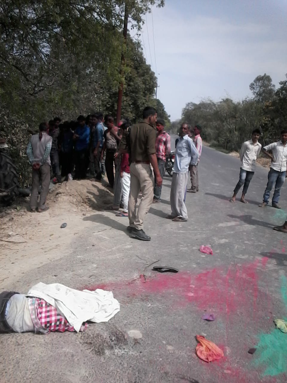 ट्रैक्टर-ट्रॉली व मोटर साइकिल में हुई टक्कर, एक की मौत तीन घायल | New India Times