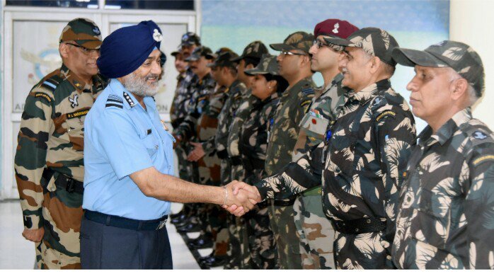 वायुसेना की मेंटेनेंस कमान के एयर ऑफिसर कमांडिंग-इन-चीफ, एयर मार्शल आरकेएस शेरा ने तुगलकाबाद वायुसैनिक अड्डे का किया दौरा | New India Times
