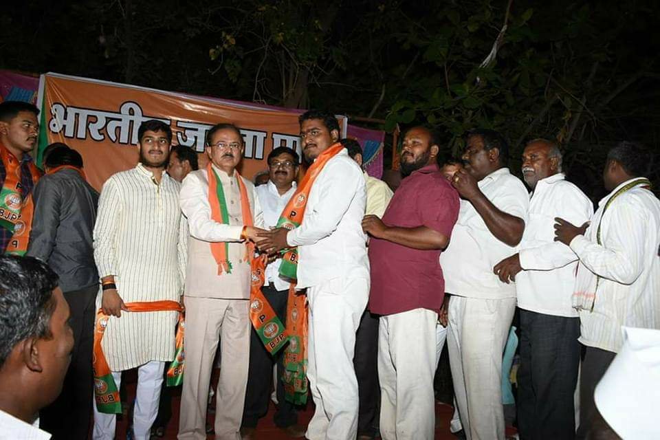 कांग्रेस को लगा करारा झटका: 200 से अधिक पुराने कांग्रेसी कार्यकर्ता हुए भाजपा में शामिल | New India Times