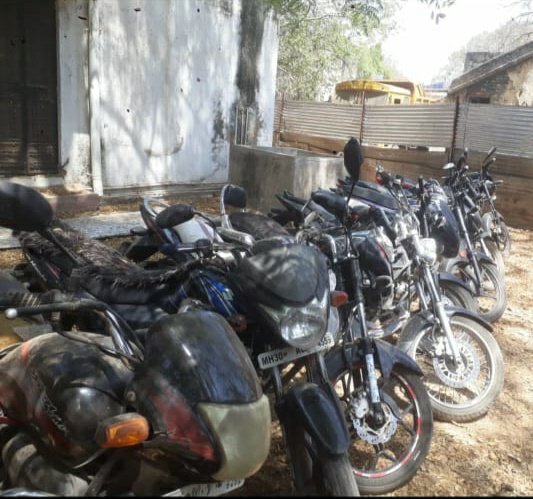 अकोट ग्रामीण पुलिस ने जुआ के अड्डे पर की छापामार कार्रवाई 2 अकोट ग्रामीण पुलिस ने जुआ के अड्डे पर की छापामार कार्रवाई | New India Times