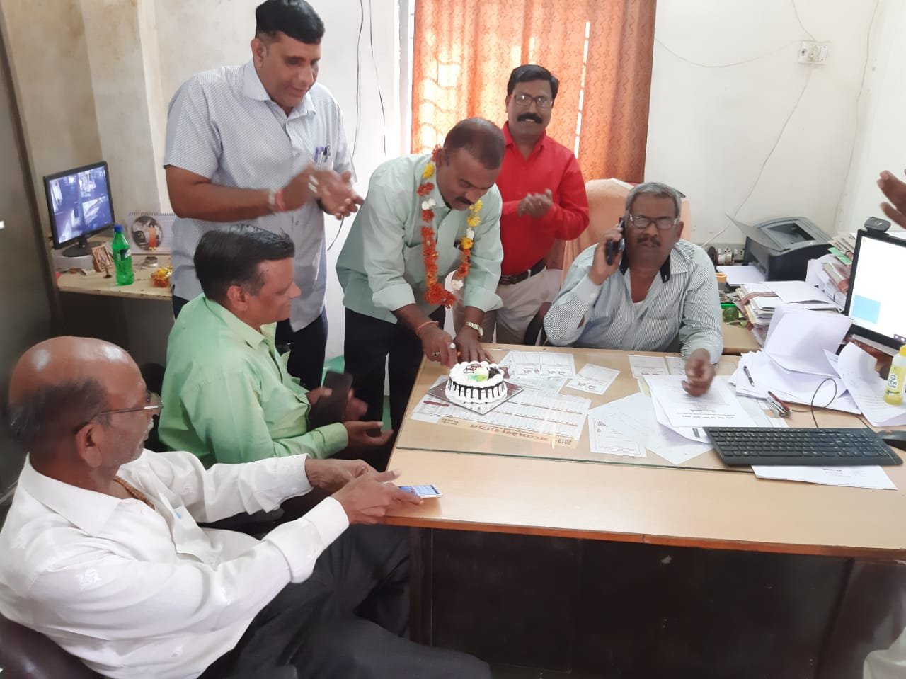 शिक्षा विभाग पर संकट के बादल, अधिकारी कर्मचारी कर रहे हैं मौज मस्ती | New India Times