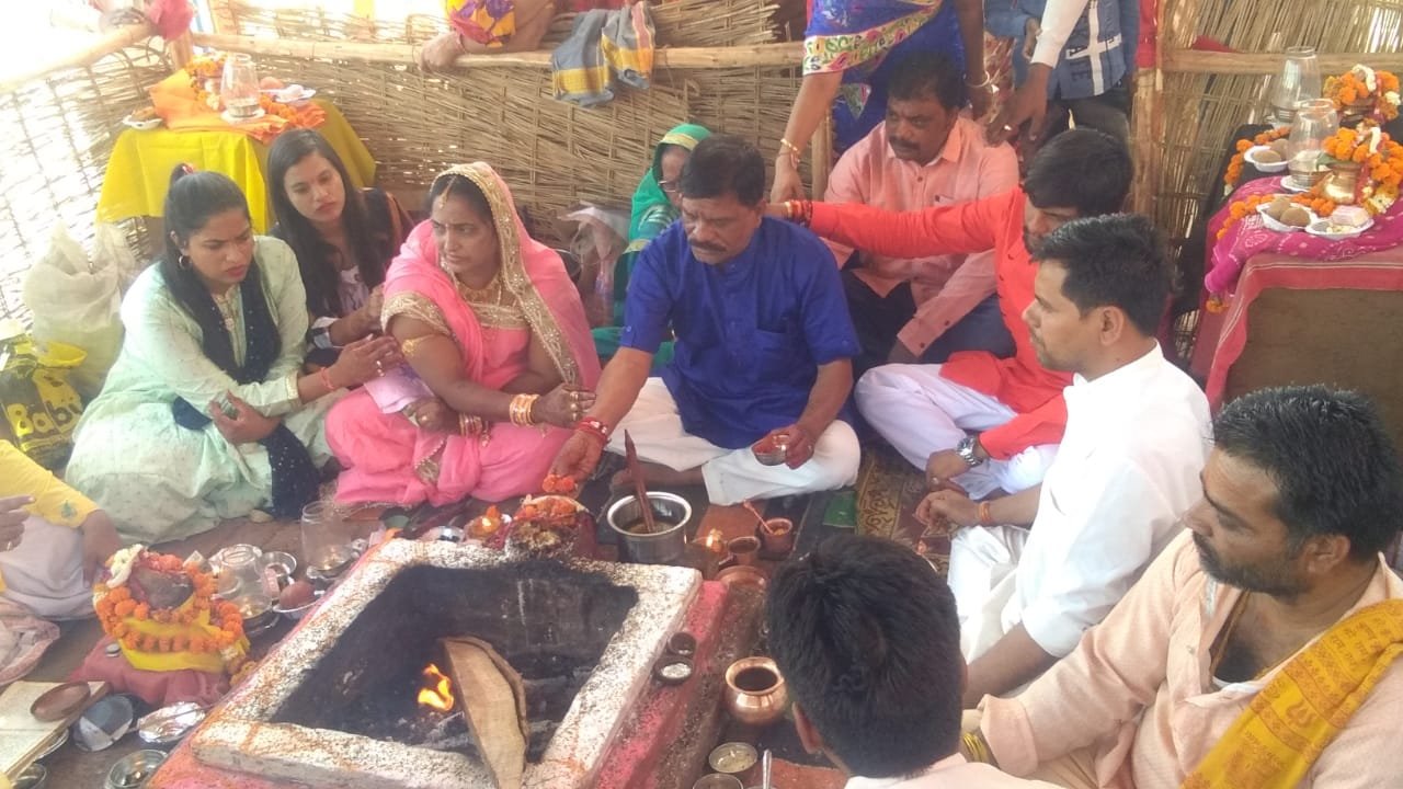 वनेश्वर मारुति नंदन हनुमान मंदिर पर हवन और माहा आरती हुई संपन्न हुई | New India Times