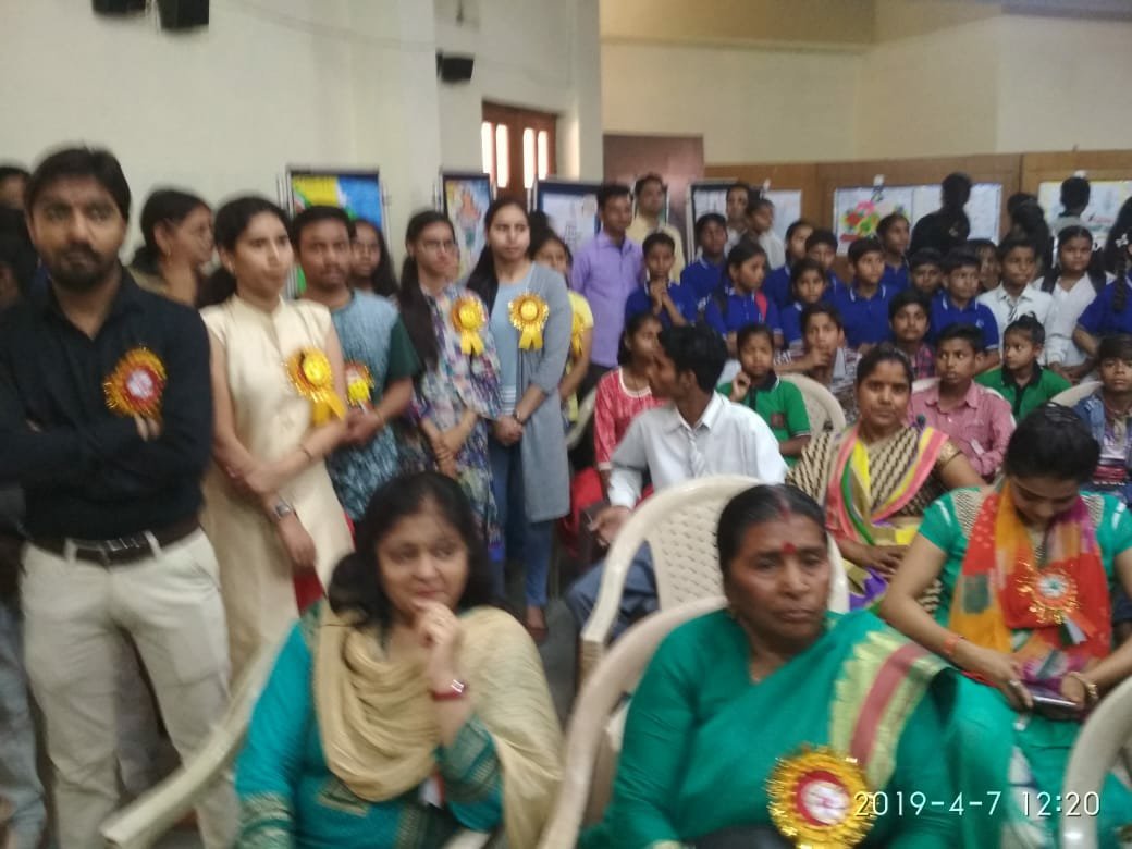 "जागरूकता देश की है पहचान, 100% प्रतिशत हो मतदान": मथुरा में ब्रज यातायात एवं पर्यावरण जनजागरूकता समिति उत्तर प्रदेश द्वारा चित्रकला प्रतियोगिता व चित्रकला प्रदर्शनी का हुआ आयोजन | New India Times