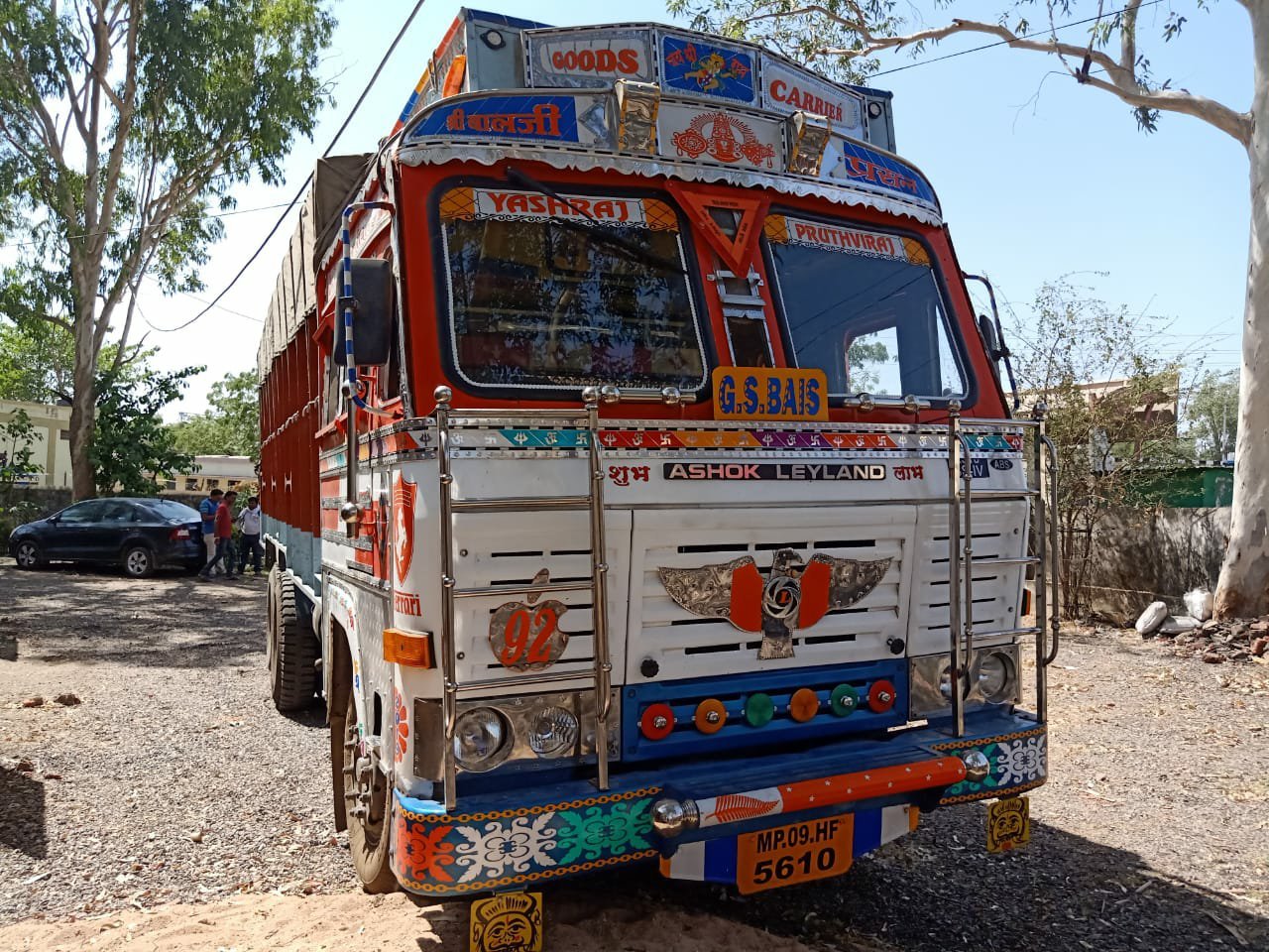 निर्वाचन आयोग के उड़न दस्ते ने माण्डली के पास 1400 पेटी अवैध बियर भरी से ट्रक को पकड़ कर किया आबकारी विभाग के हवाले | New India Times