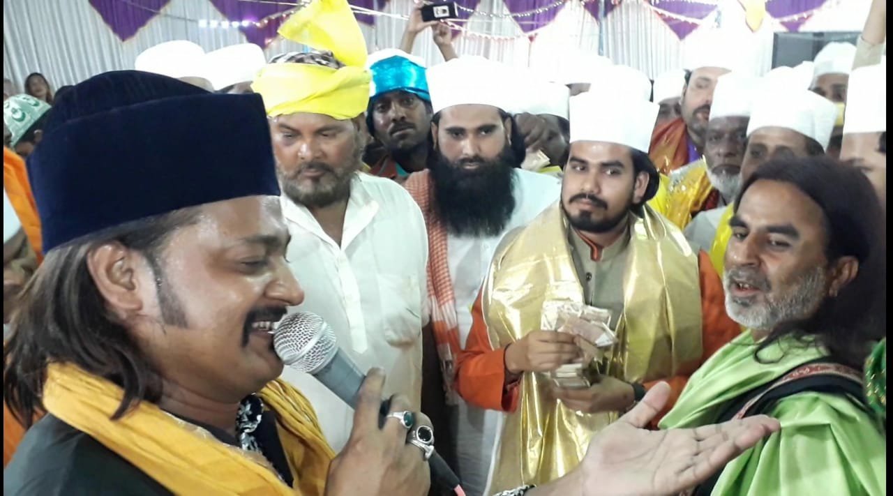 शानों शौक़त से मनाया गया जश्ने वारिस, शायरों ने पढ़े कलाम, कव्वालों ने बांधा समां | New India Times