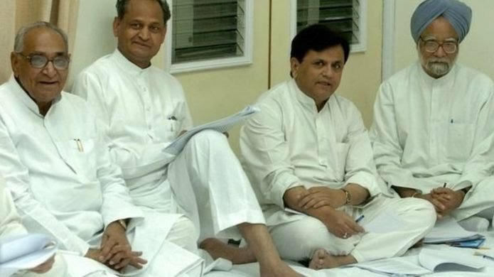 मुख्यमंत्री अशोक गहलोत के दिल्ली में संकटमोचन बनकर उभरे अहमद पटेल | New India Times