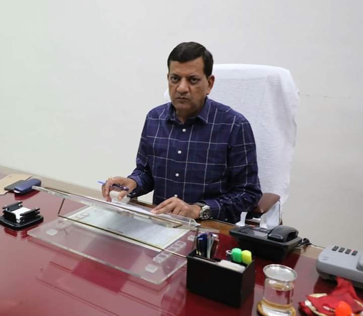 राजस्व प्रकरणों के निराकरण में लापरवाही तथा कार्य में उदासीनता के आरोप में ग्वालियर कमिश्नर ने नायब तहसीलदार की दो वार्षिक वेतन वृद्धियां रोके जाने का जारी किया आदेश | New India Times