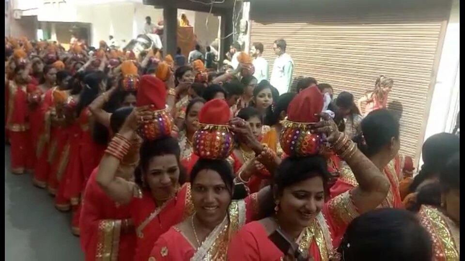 भव्य कलश यात्रा के साथ प्रतिष्ठा महोत्सव का हुआ श्री गणेश, निकाली गई भव्य शोभा यात्रा | New India Times