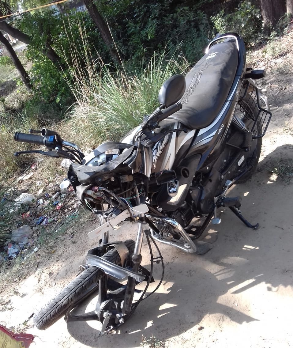 तेज रफ्तार डीसीएम ने बाइक को मारी टक्कर, दो की मौत दो घायल | New India Times