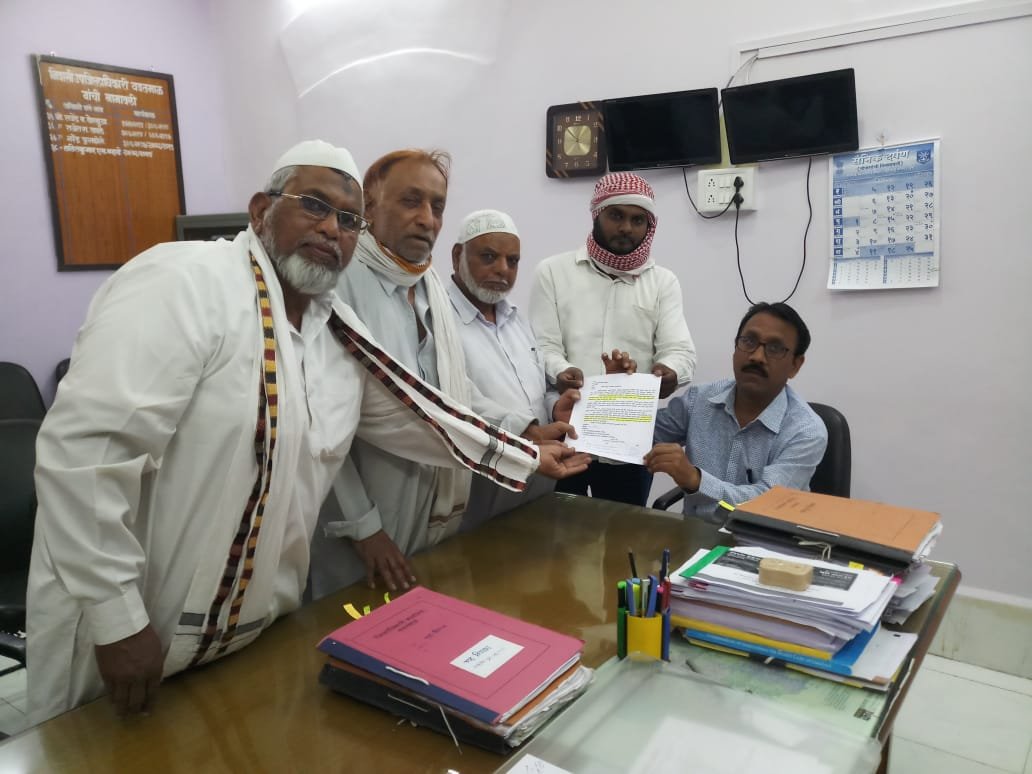 पानी आपुर्ती के लिए नागरीक पहुंचे जिलाधिकारी कार्यालय | New India Times