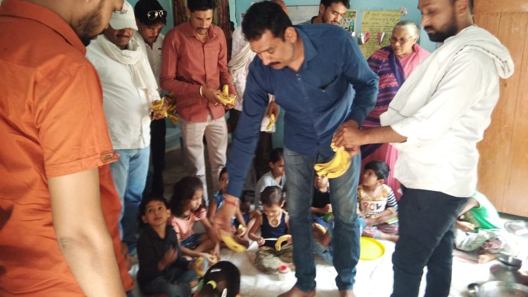 युवक कांग्रेस, ब्लॉक कांग्रेस कमेटी देवरी ने सेवा-भाव से मंत्री हर्ष यादव का मनाया जन्मदिवस | New India Times