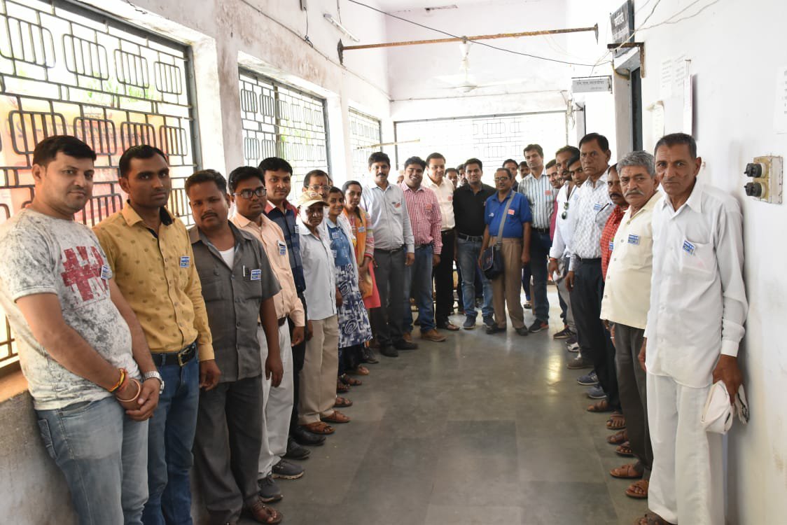 रोटरी क्लब अपना की मतदाता जागरूकता के लिए अनूठी पहल: 19 मई मतदान करने हेतु बैच पिनिंग कर मतदान करने के लिए किया प्रोत्साहित | New India Times