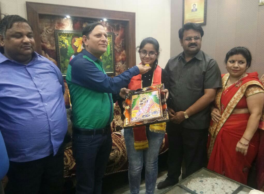 हाई स्कूल परिक्षा में 92% अंक लाने पर कु. ज्योति भारद्वाज का हुआ सम्मान | New India Times