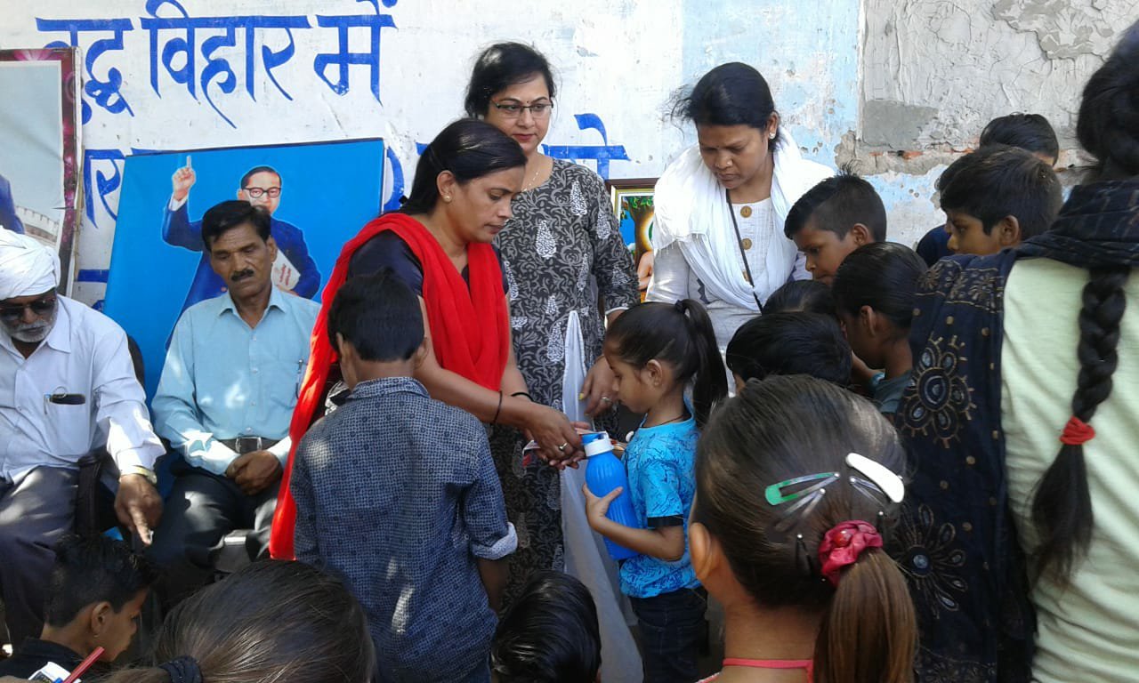 गोपाल किरण समाज सेवी संस्था द्वारा बुद्ध पूर्णिमा के अवसर पर संगोष्ठी आयोजित एवं स्टेशनरी किट वितरण | New India Times