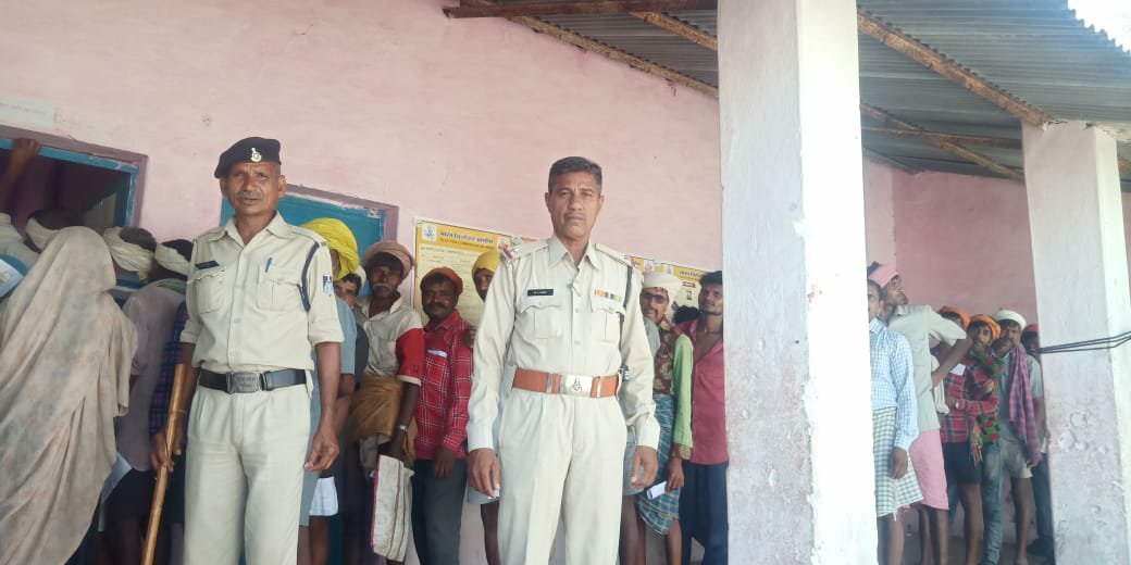 सहायक उपनिरीक्षक अफजल खान ने चुनाव शांति पूर्ण करवाने में निभाई भूमिका, सामाजिक कार्य में भी रहते हैं आगे 2 सहायक उपनिरीक्षक अफजल खान ने चुनाव शांति पूर्ण करवाने में निभाई भूमिका, सामाजिक कार्य में भी रहते हैं आगे | New India Times