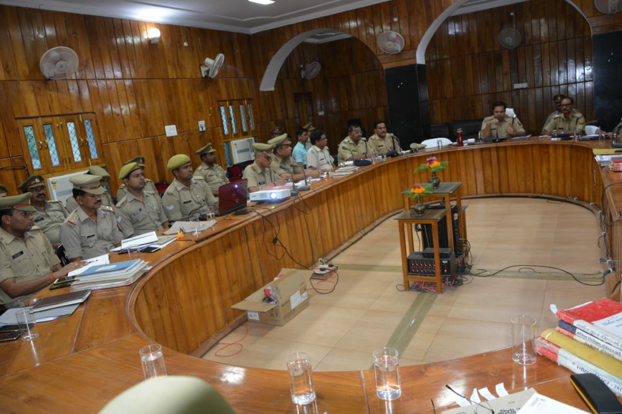 गुंडा गैंगस्टर पर अभियान चलाकर कार्रवाई करें: पुलिस अधीक्षक | New India Times