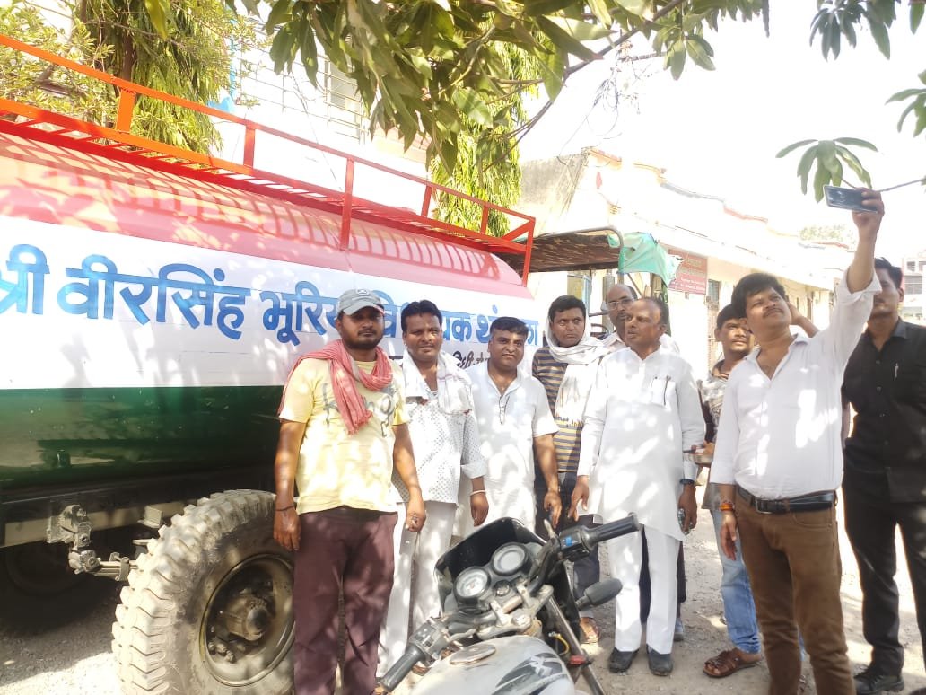 मेघनगर में जल संकट को देखते हुए थांदला विधायक वीरसिंह भुरिया द्वारा दो नवीन टैंकरों की दी गई सौगात | New India Times