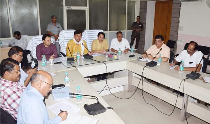 बिजली की अघोषित कटौती एवं गंदे पानी की सप्लाई बर्दाश्त नहीं: खाद्य एवं आपूर्ति मंत्री प्रद्युम्न सिंह तोमर | New India Times