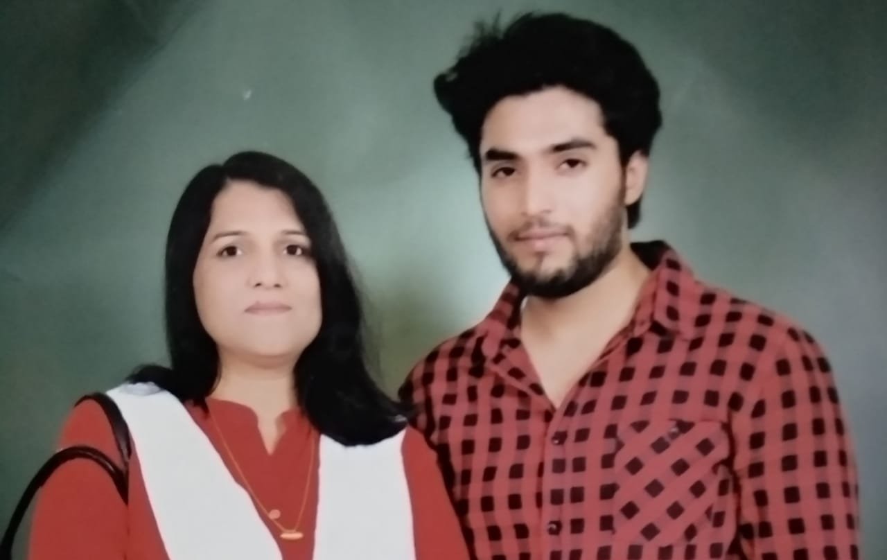 अखिल भारतीय पत्रकार सुरक्षा समिति भारत की राष्ट्रीय सचिव सरोज जोशी अपने पुत्र समेत पिछले चार दिनों से हैं गायब, अभी तक नहीं लगा कोई सुराग | New India Times