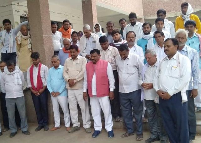 अधिवक्ताओं ने गंगा नदी में डूबने वाली लड़कियों को शोक सभा कर अर्पित की श्रद्धांजलि | New India Times