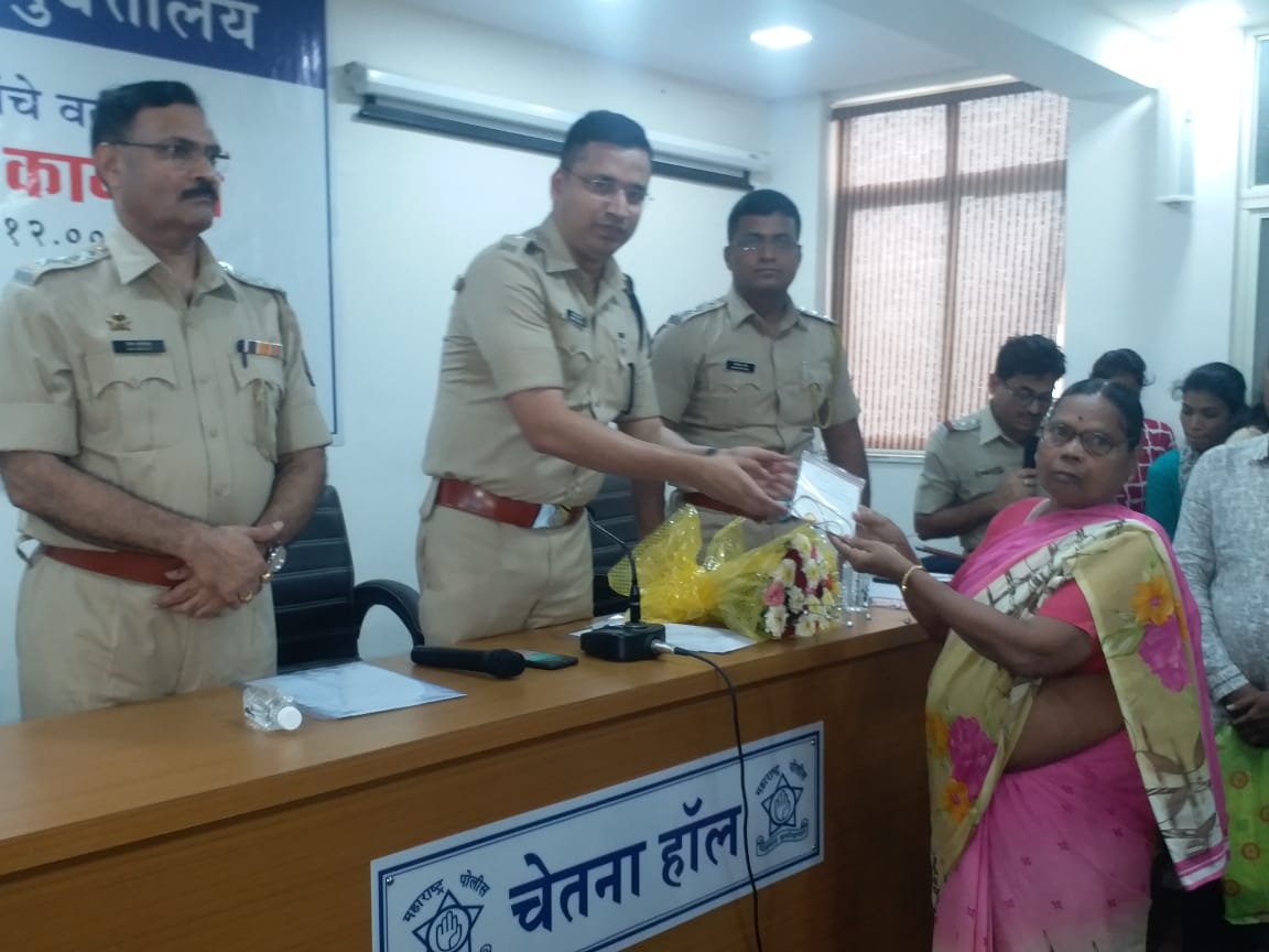 भिवंडी पुलिस ने चोरों से बरामद किया गया 22 लाख रुपए का माल उसके मालिकों को लौटाया वापस | New India Times