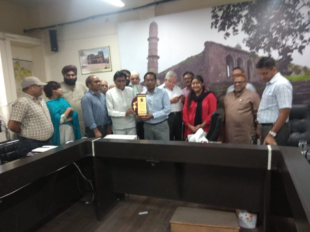 पुरातत्व संघ की मीटिंग पश्चात किया गया बुरहानपुर कलेक्टर का सम्मान | New India Times
