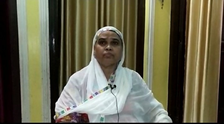 विद्युत कर्मियों द्वारा बिजली चेकिंग के नाम पर अवैध धन उगाही और वृद्ध महिला से अभद्रता व गाली गलौज | New India Times