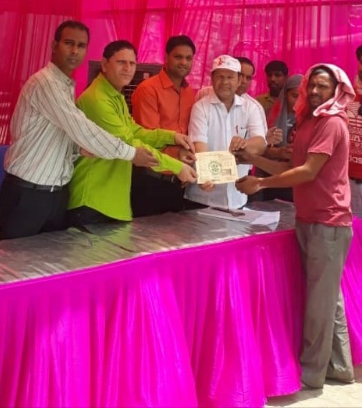 ऑटो प्रदूषण जांच कैंप का आयोजन: विश्व पर्यावरण दिवस पर ऑटो (टैम्पू) के धुएं की जांच कर निःशुल्क बांटे गए प्रमाण पत्र | New India Times