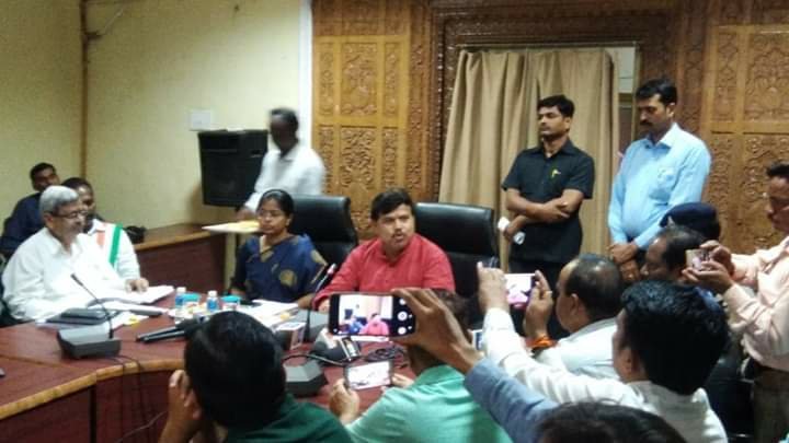 कमलनाथ सरकार के 6 माह पूर्ण होने पर खाद्य एवं आपूर्ति मंत्री ने शिवपुरी में प्रेस कॉन्फ्रेंस कर गिनाईं सरकार की उपलब्धियां | New India Times